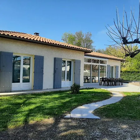Holiday home Maison Bleue